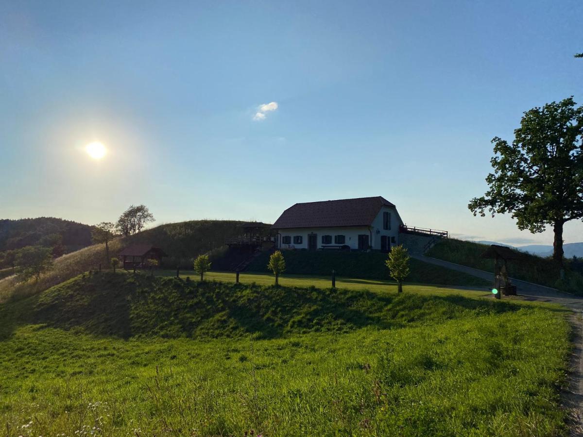 Willa Wooden Hut At Tourist Farm Artisek Store Zewnętrze zdjęcie