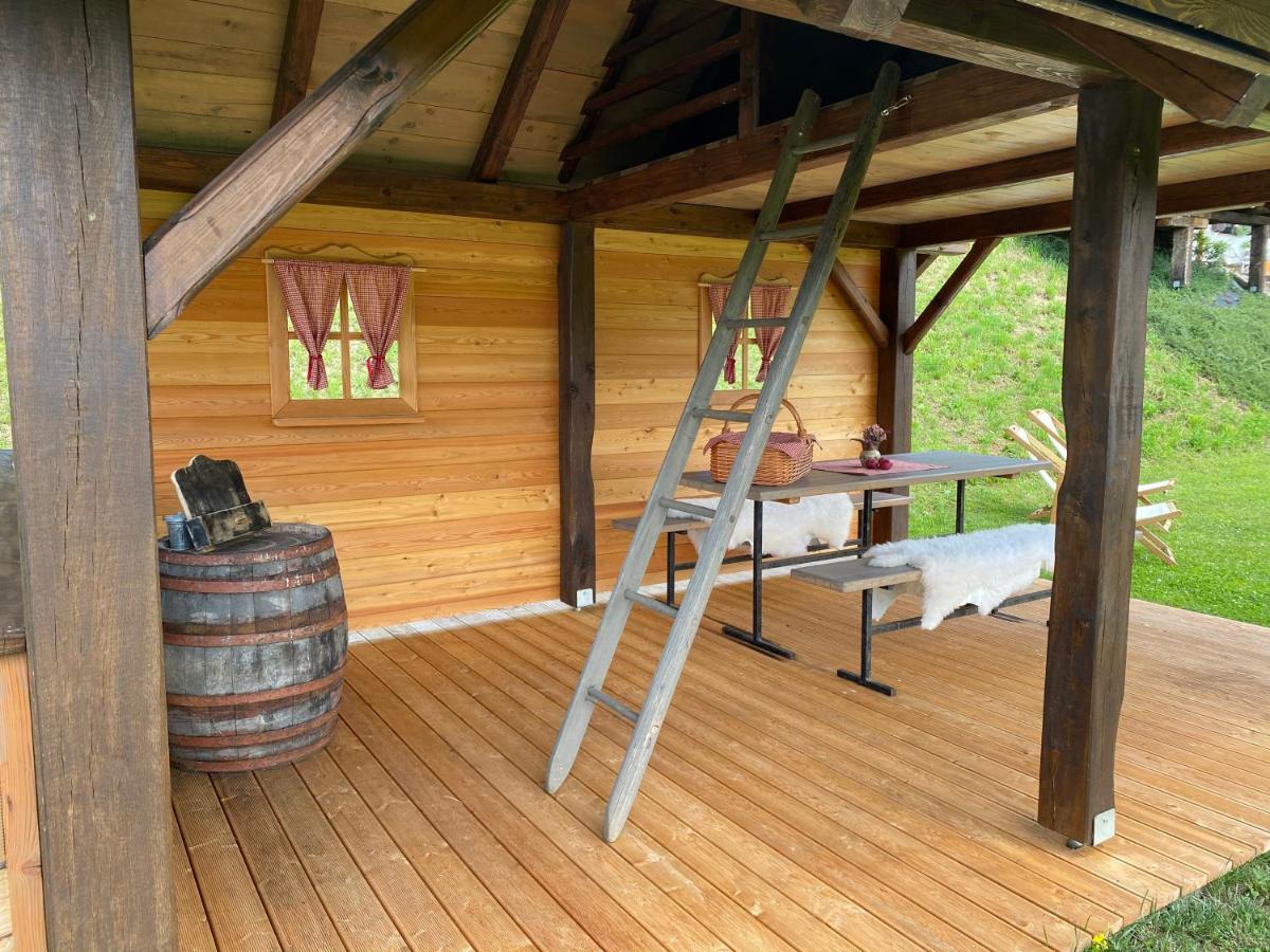 Willa Wooden Hut At Tourist Farm Artisek Store Zewnętrze zdjęcie