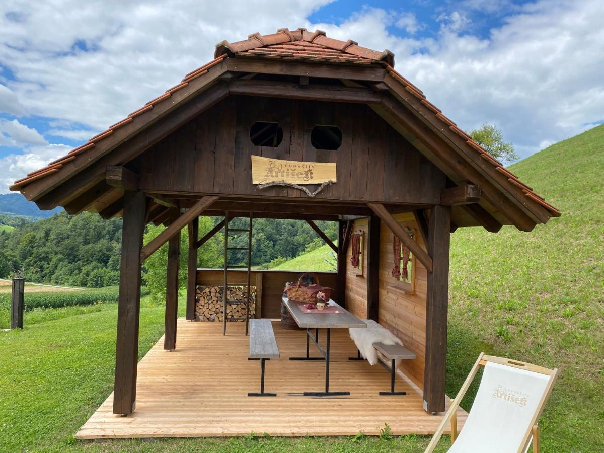 Willa Wooden Hut At Tourist Farm Artisek Store Zewnętrze zdjęcie